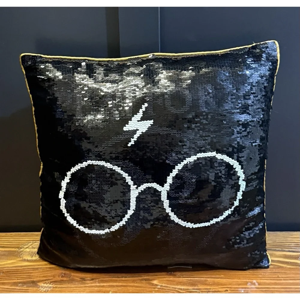 Harry Potter Changing Reversible Sequin Throw Pillow Platform 9 3/4 Spectacles
